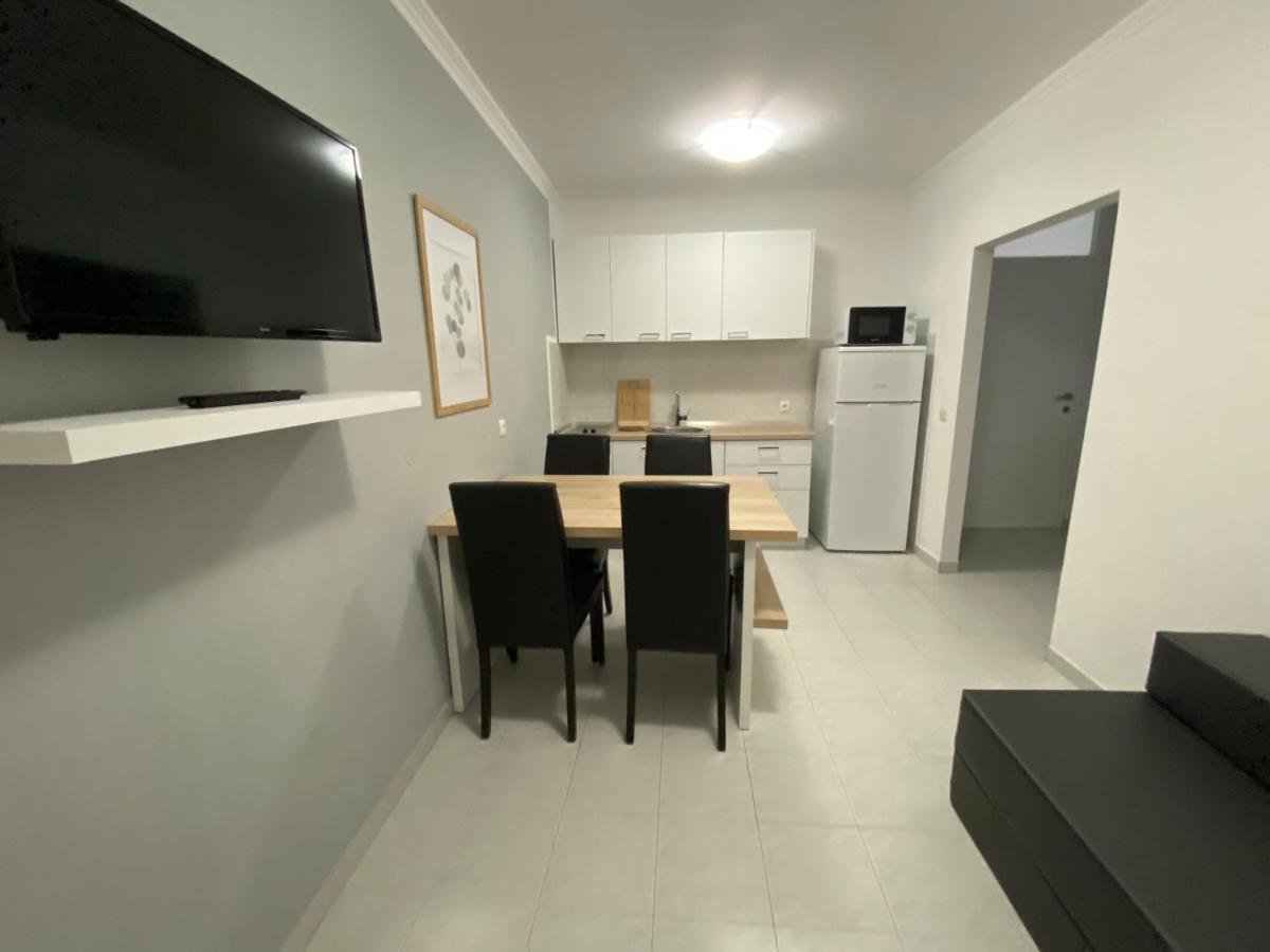 Emanuela 2 Appartement Novalja Buitenkant foto