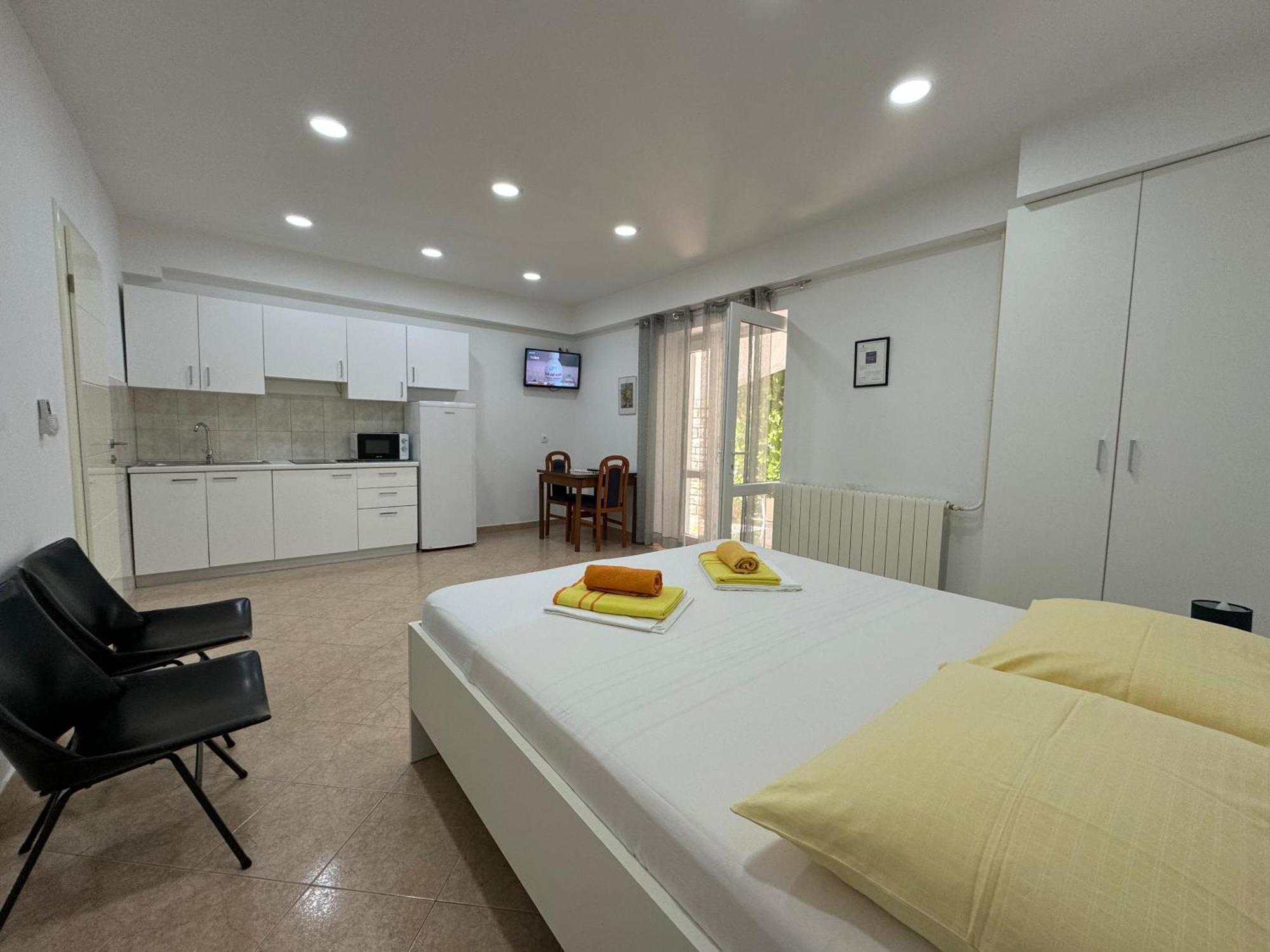 Emanuela 2 Appartement Novalja Buitenkant foto